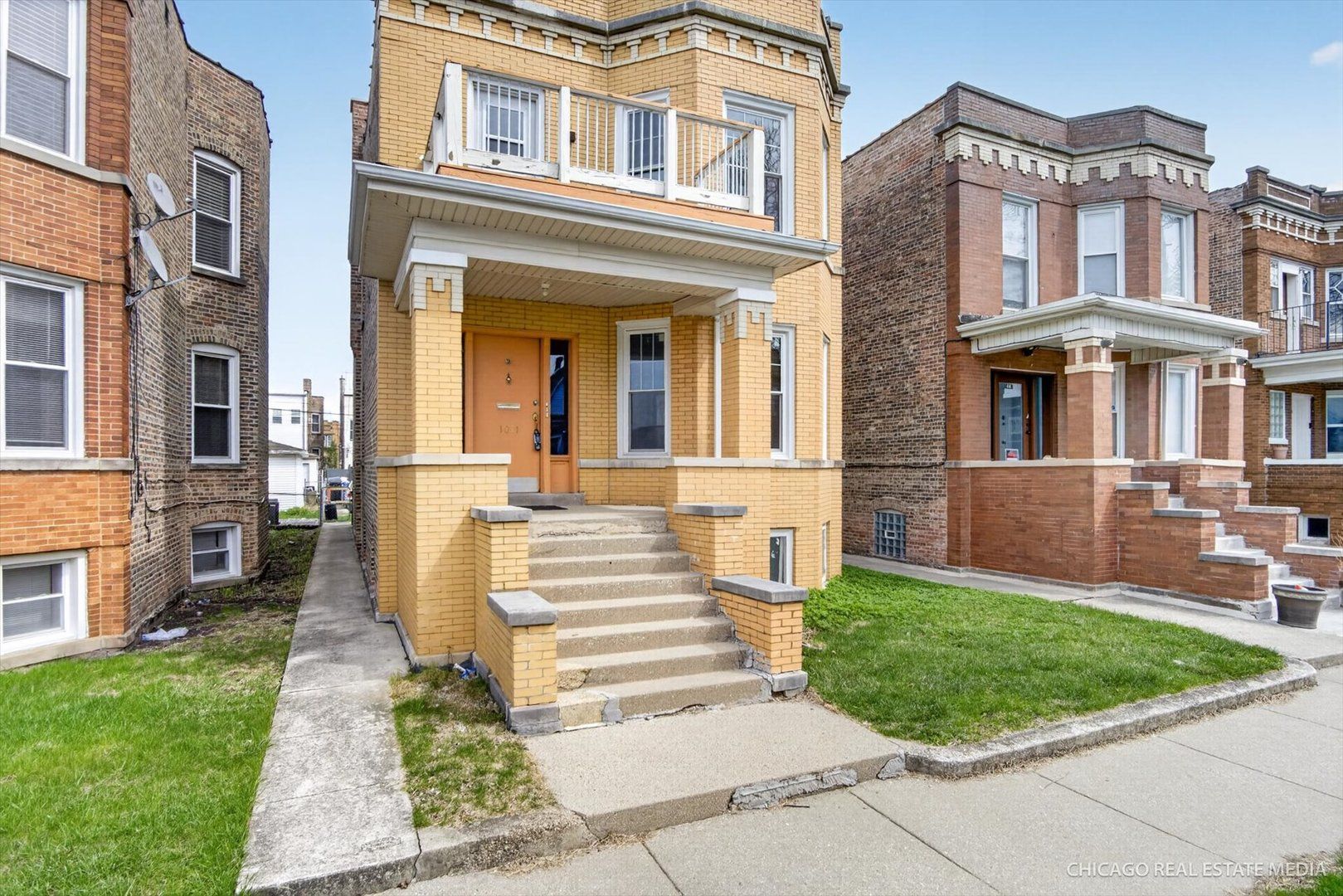 1011 N Menard Avenue — Chicago, IL 60651