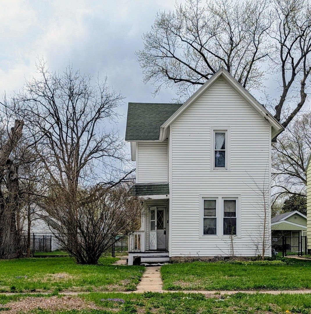 2208 Court Street, Rockford, IL 61103