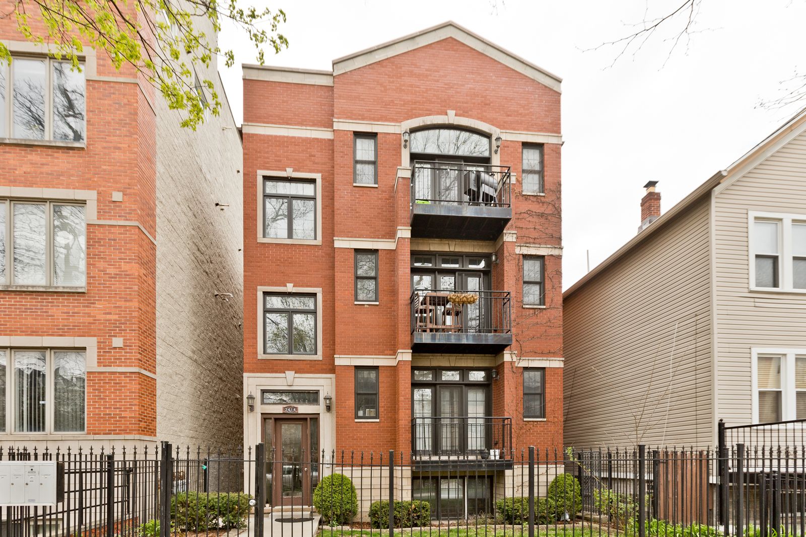 2414 Moffat Street — Chicago, IL 60647