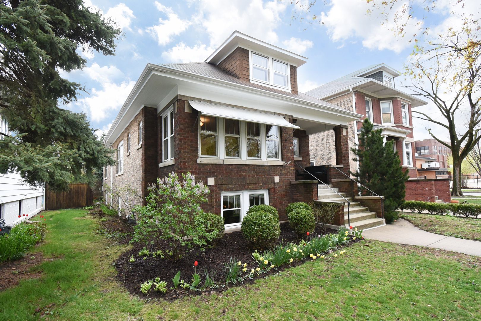 1042 S Kenilworth Avenue — Oak Park, IL 60304