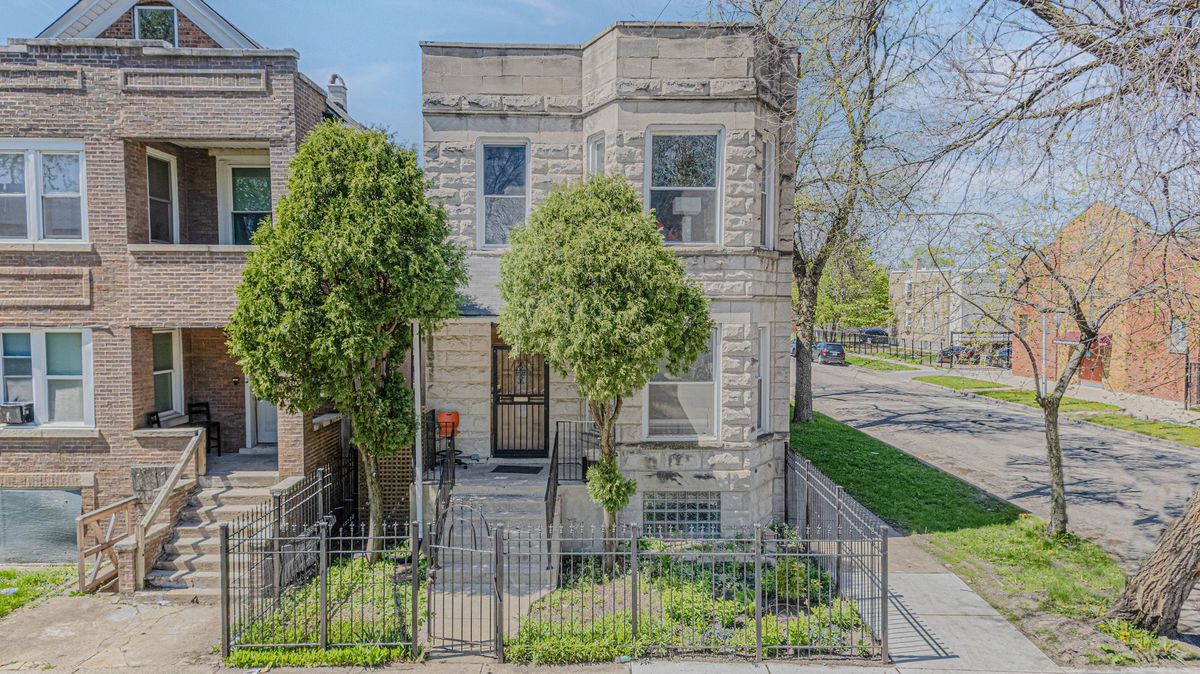 856 Lawndale Avenue, Chicago, IL 60651