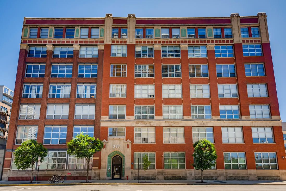 333 Desplaines Street, Chicago, IL 60661
