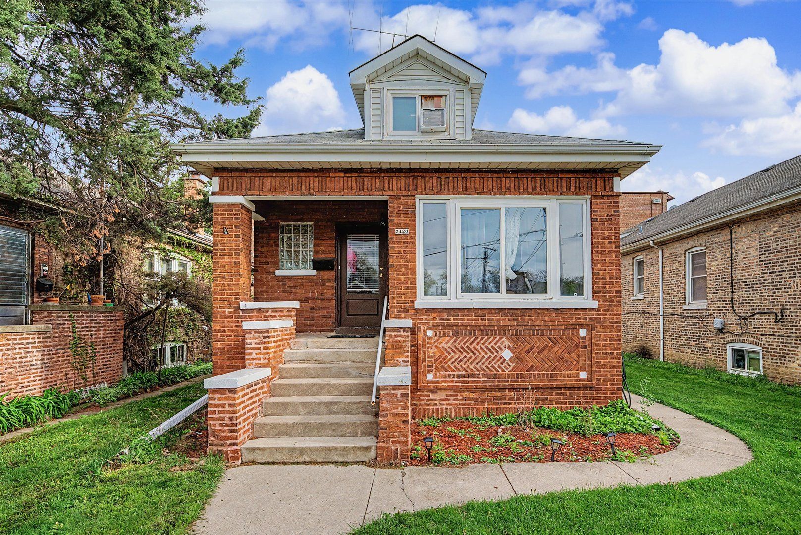 7124 W Belden Avenue — Chicago, IL 60707