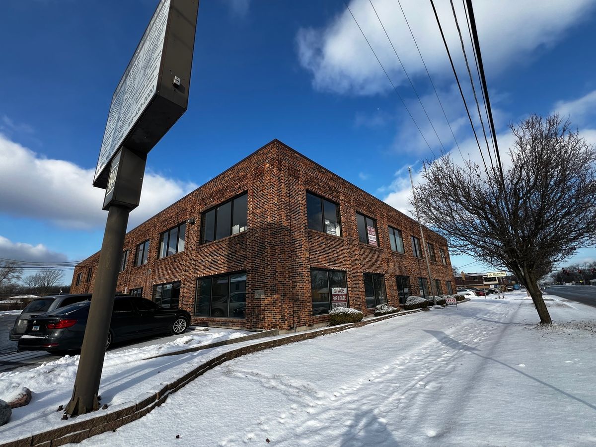 9944 ROBERTS Road, Palos Hills, IL 60465