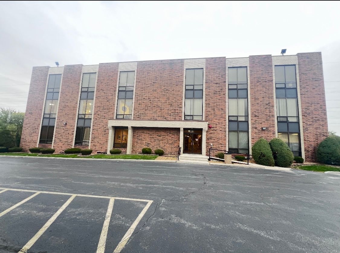 7804 COLLEGE Drive, Palos Heights, IL 60463