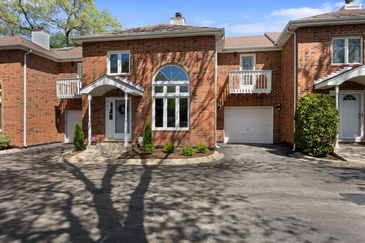 4916 Main Street, Lisle, IL 60532