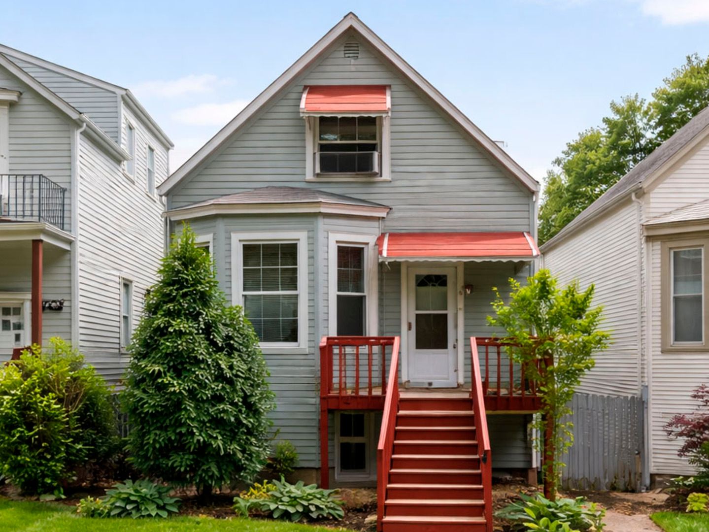 4136 N Sacramento Avenue — Chicago, IL 60618