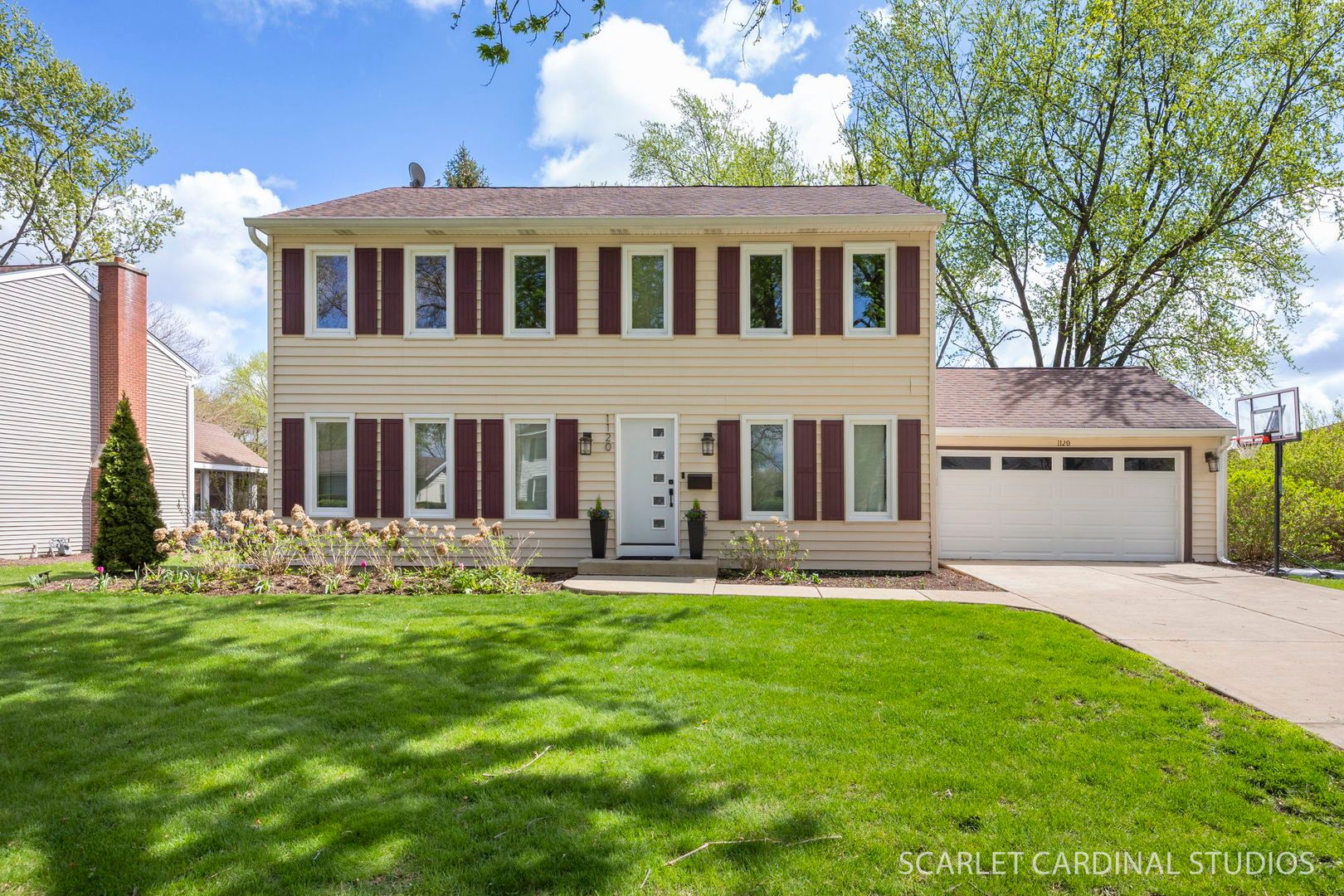 1120 Summit Hills Lane — Naperville, IL 60563