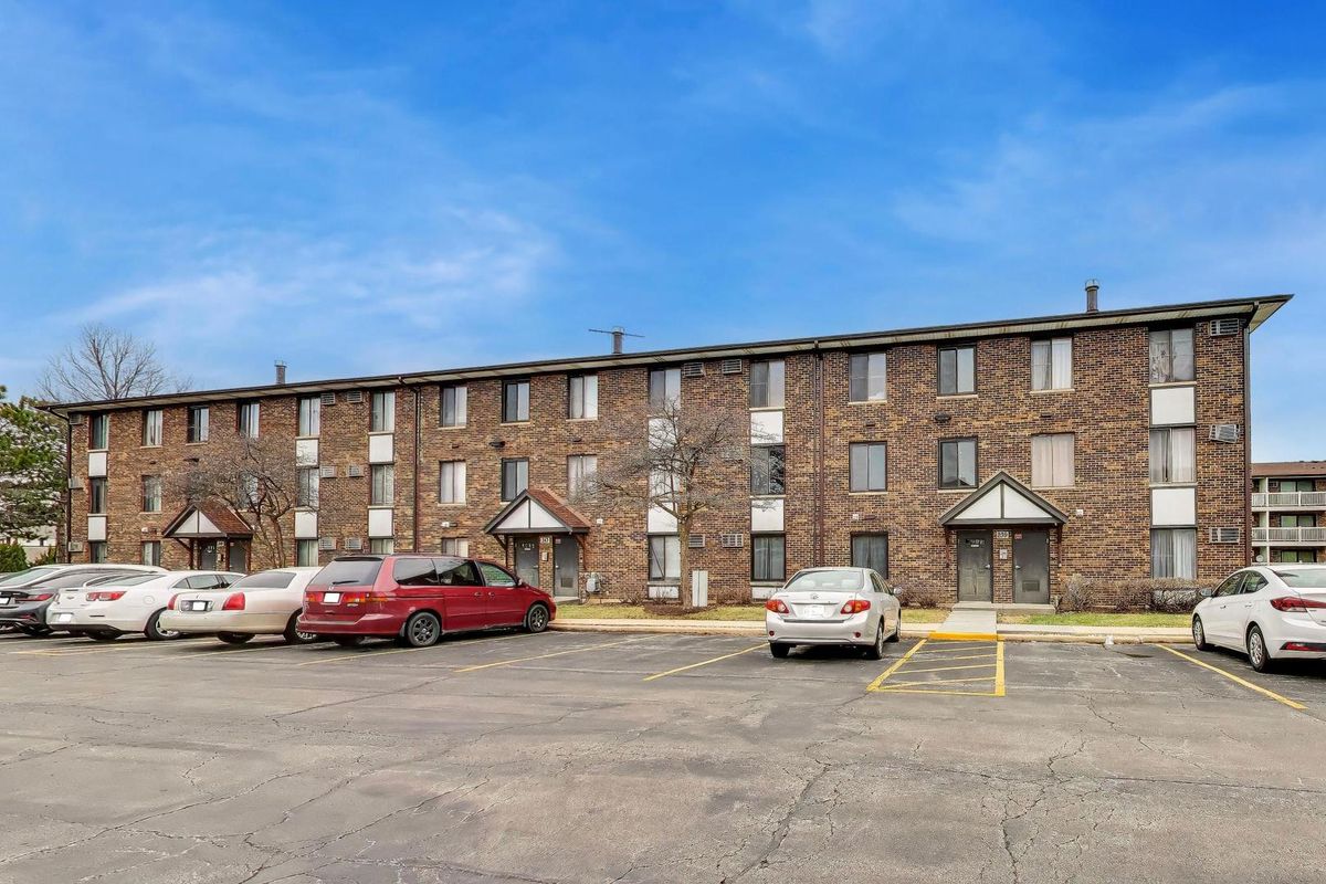 239 Gregory Street, Aurora, IL 60504