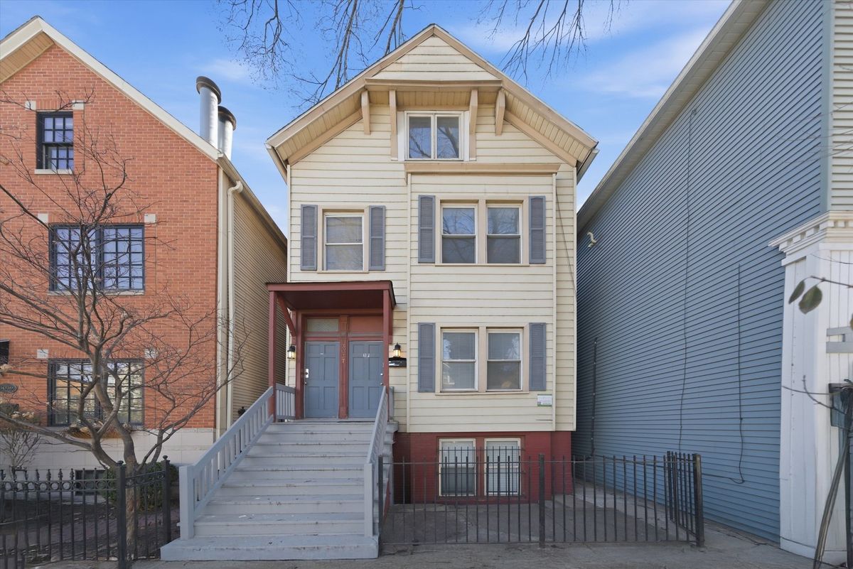 3037 southport Avenue, Chicago, IL 60657