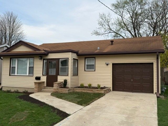 215 Ohio Street, Aurora, IL 60505