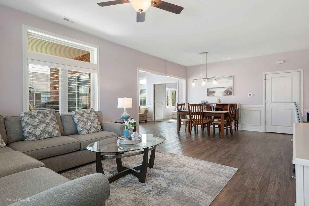 423 Stearn Drive #423, Genoa, IL 60135