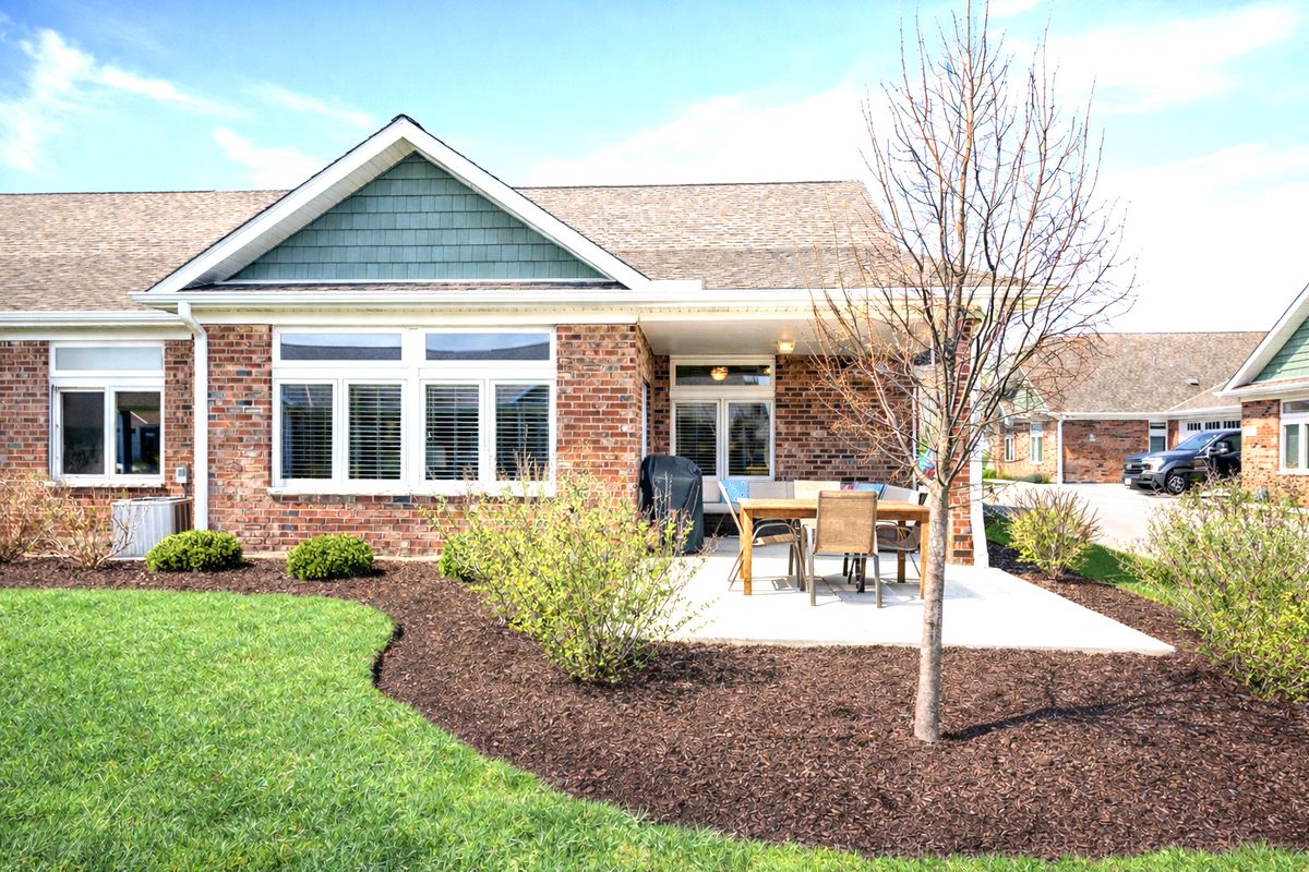 423 Stearn Drive #423, Genoa, IL 60135