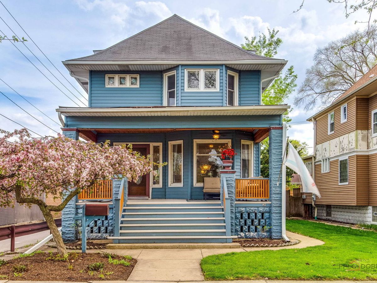 4815 Warner Avenue, Chicago, IL 60641