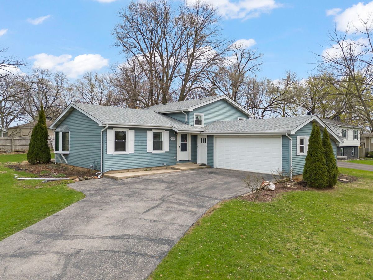 6065 Chase Avenue, Downers Grove, IL 60516