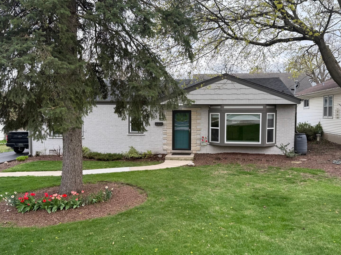 949 Kenyon Street — Downers Grove, IL 60516