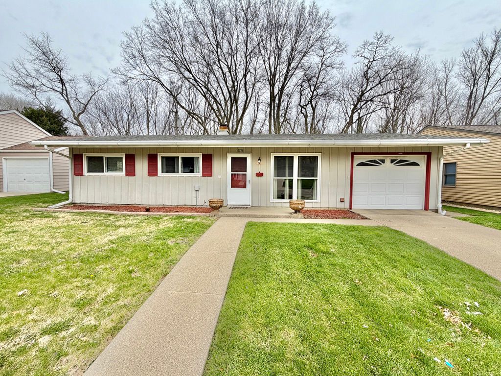 1212 Ogletree Place — Dixon, IL 61021