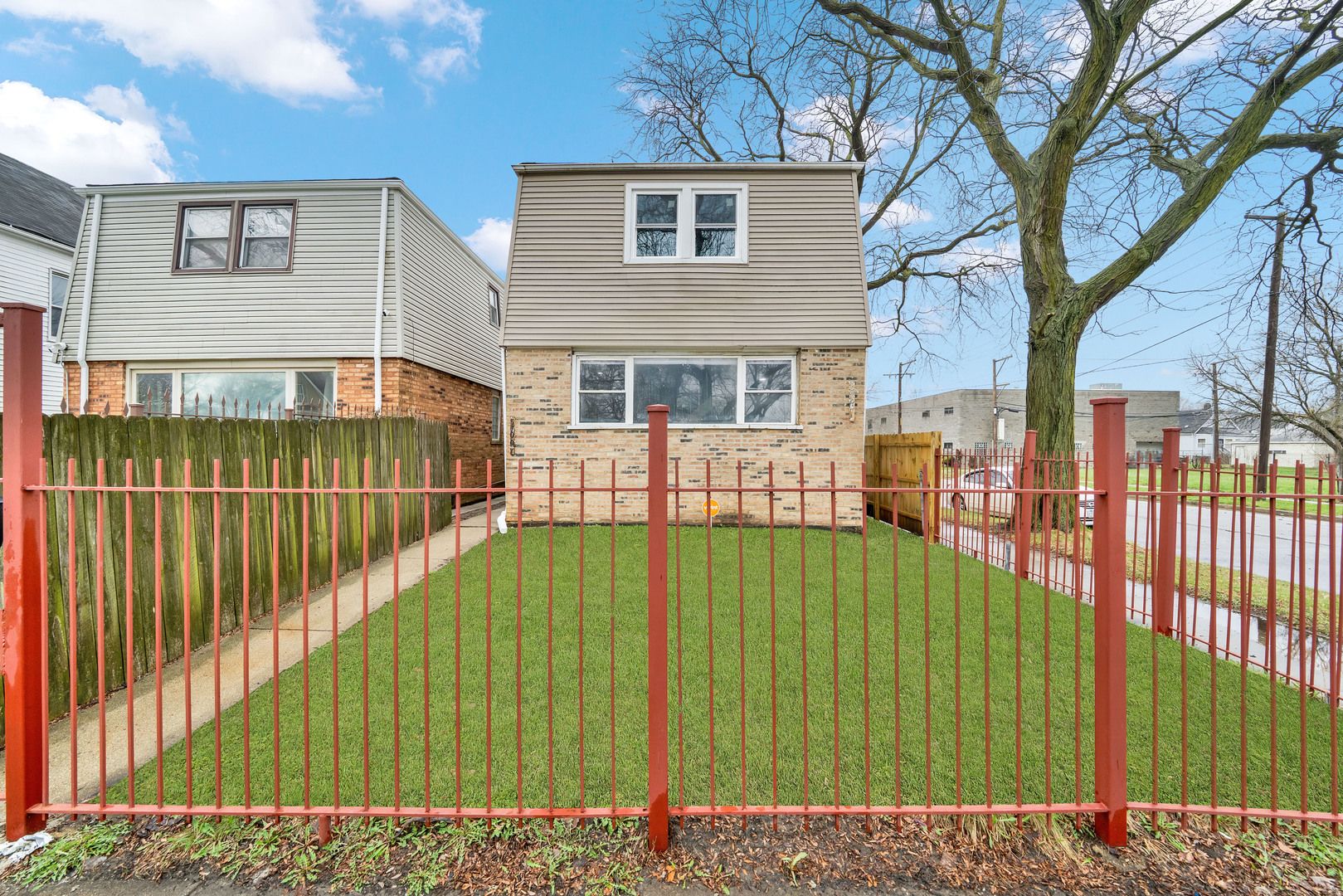 5700 S Lowe Avenue — Chicago, IL 60621