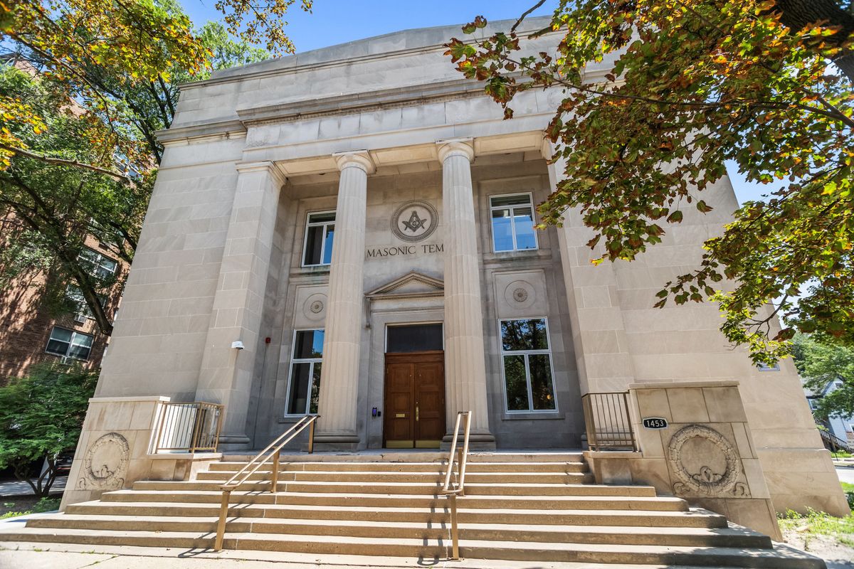 1453 Maple Avenue, Evanston, IL 60201