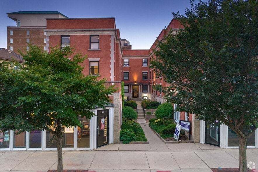 716 Clark Street, Evanston, IL 60201