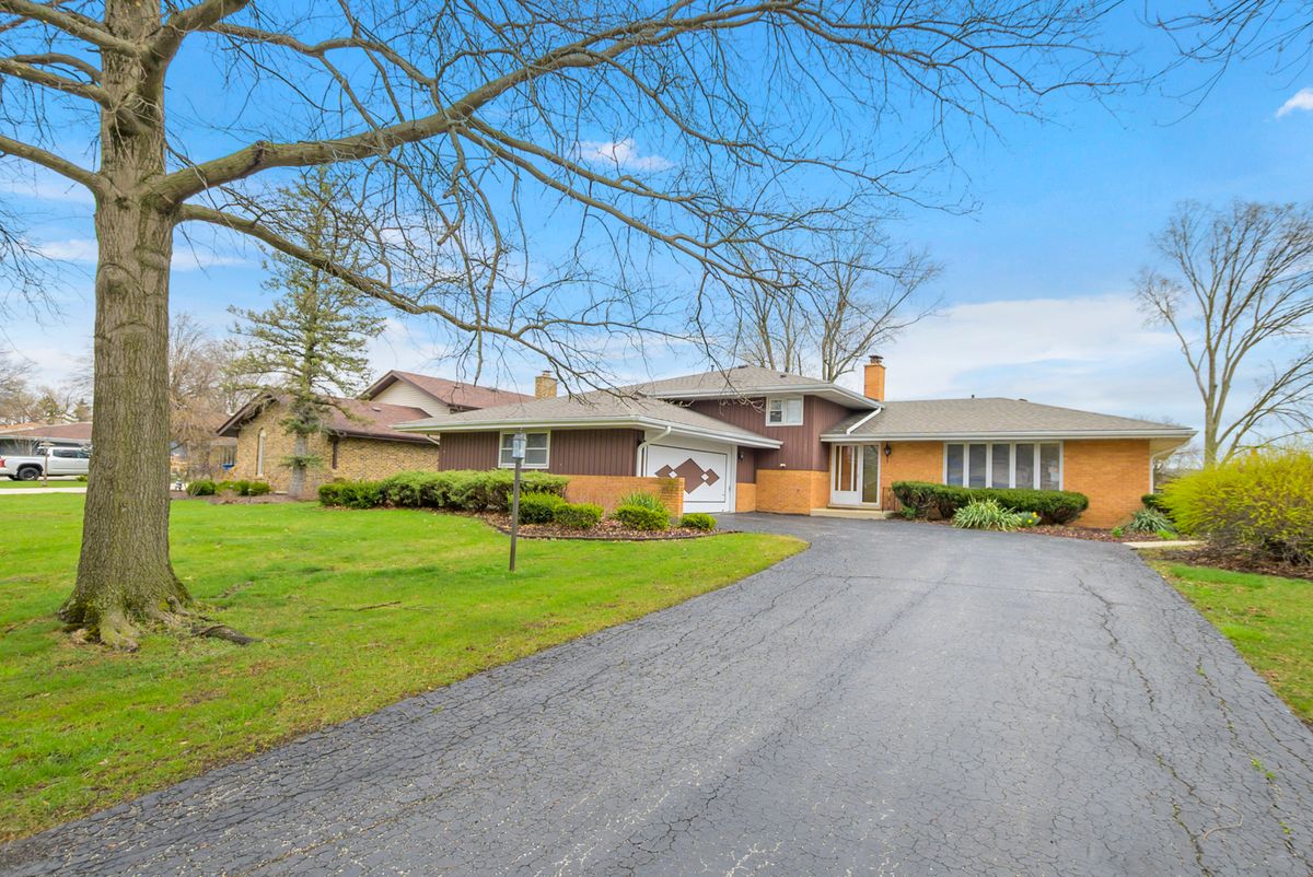 12853 Cedar Lane, Palos Heights, IL 60463