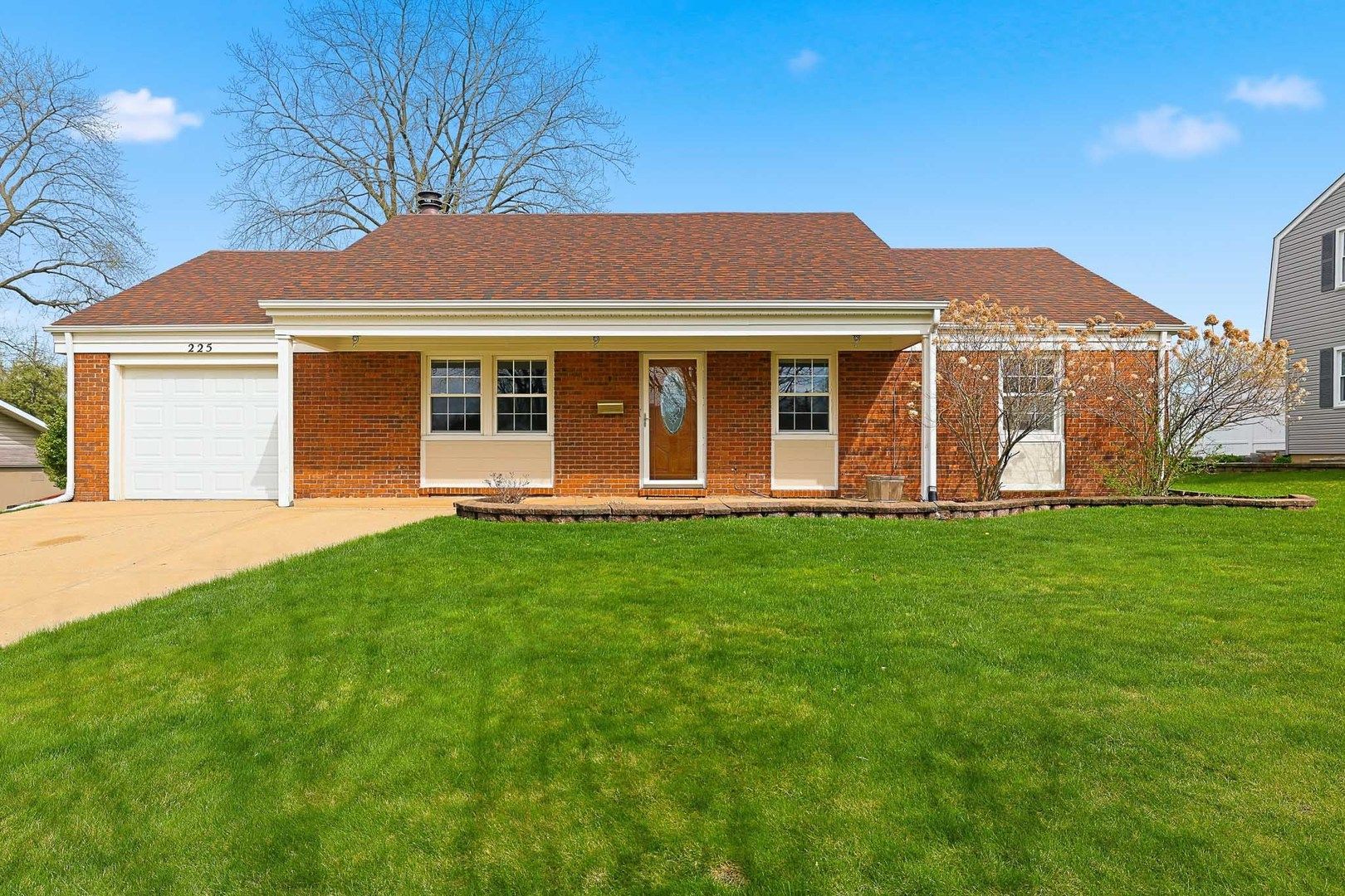 225 Wilmslow Lane — Schaumburg, IL 60194