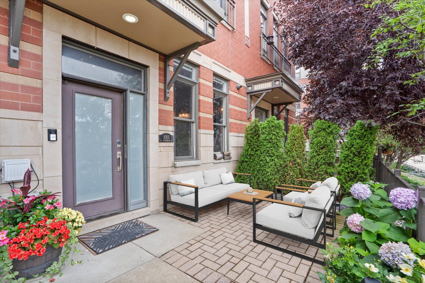 1005 N Riverwalk Street — Chicago, IL 60611