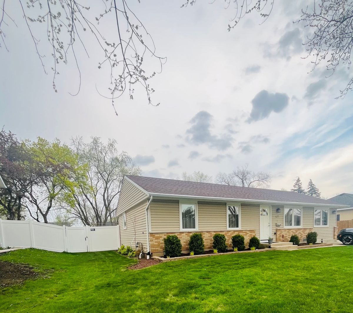 621 Hayward Avenue, Streamwood, IL 60107