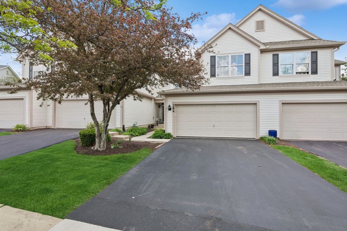 304 Grand Ridge Road, St. Charles, IL 60175