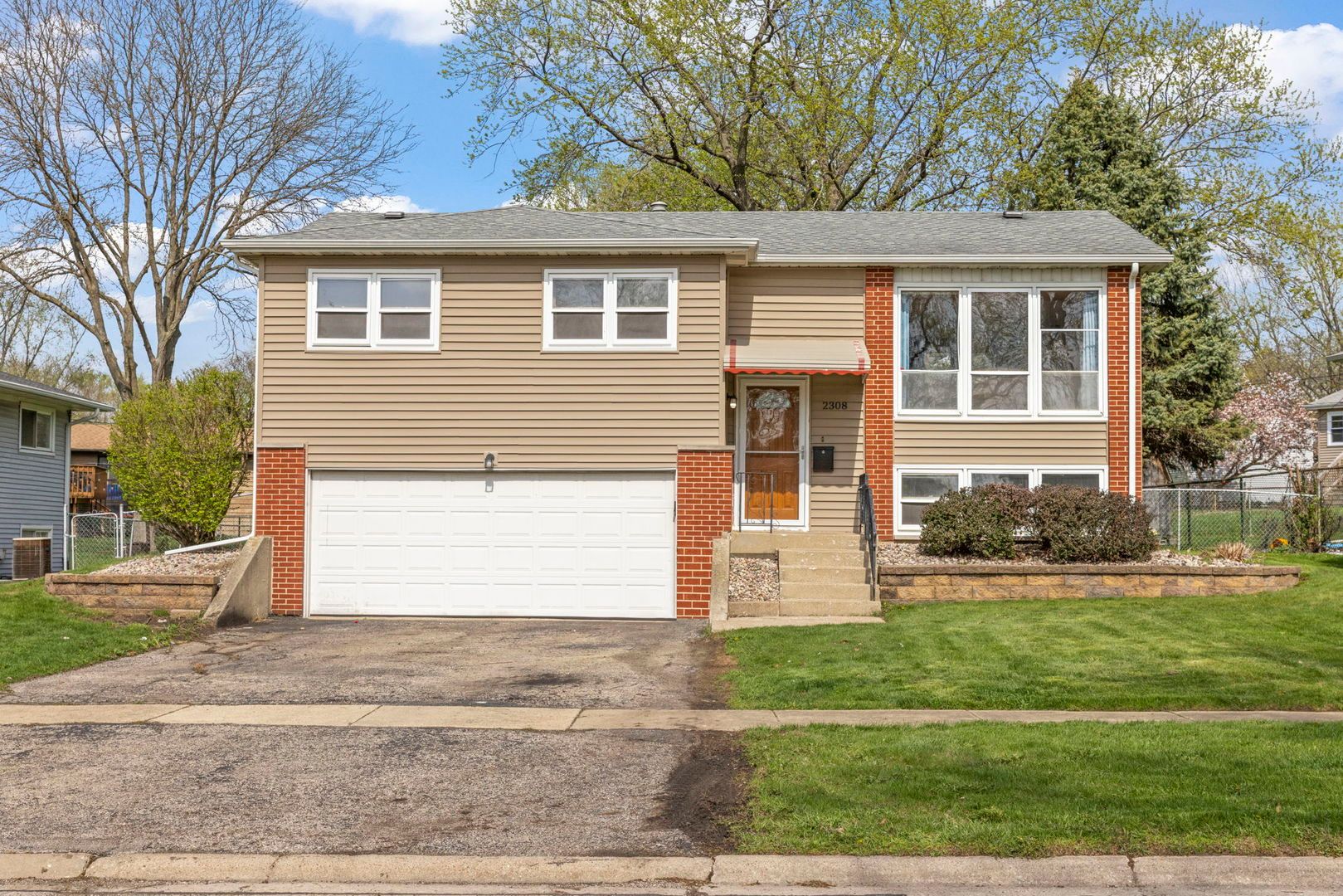 2308 Crabtree Avenue — Woodridge, IL 60517