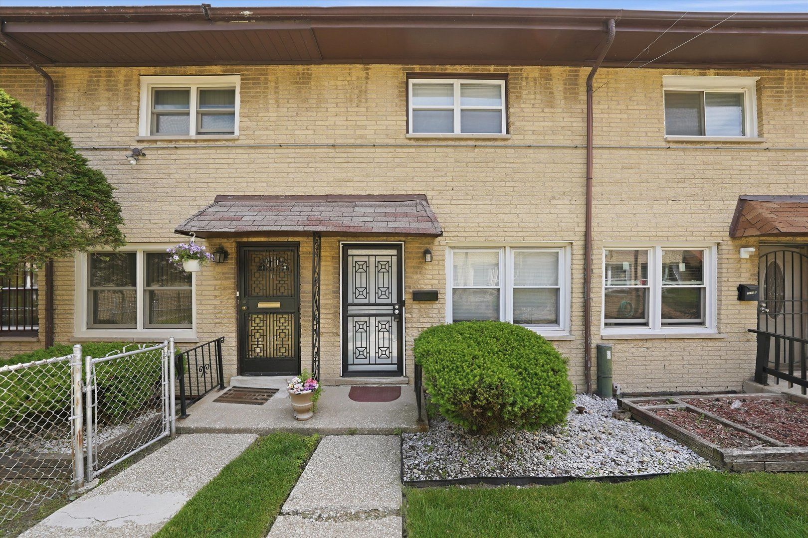 1140 E 81st Street #F — Chicago, IL 60619