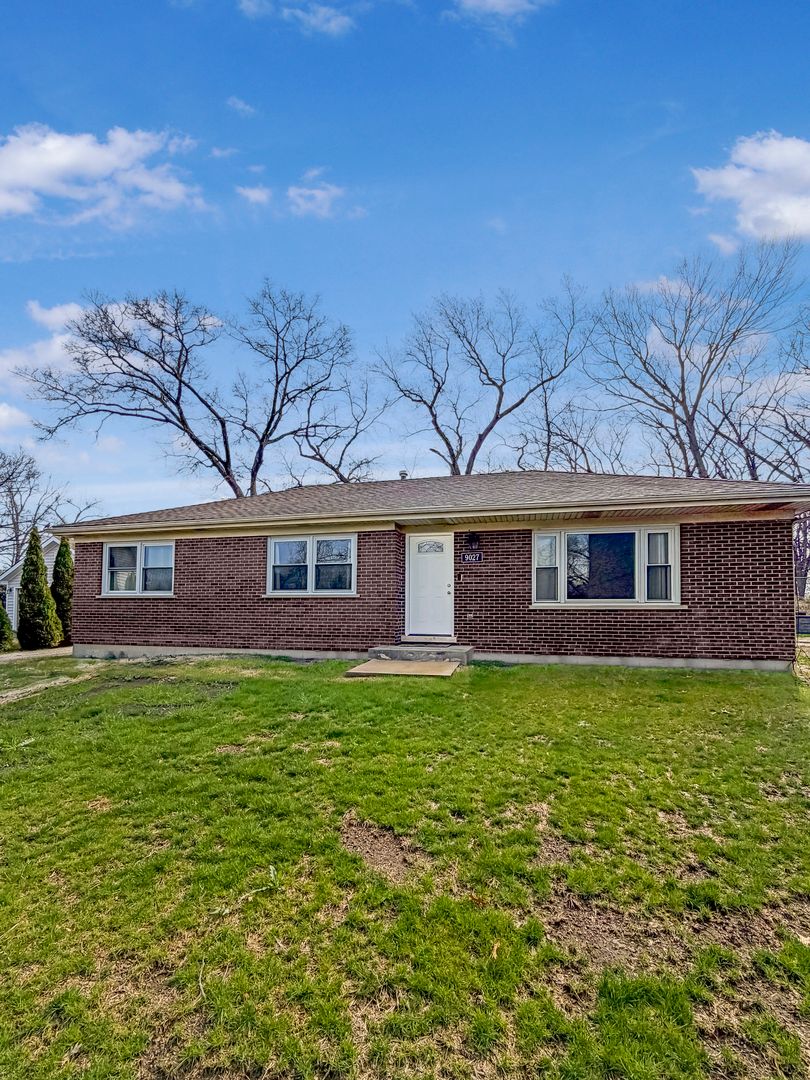 9027 Skyline Drive — Burr Ridge, IL 60527