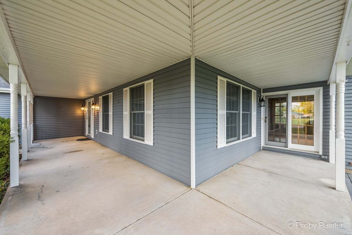 1045 Linda Lane, Lake Holiday, IL 60548