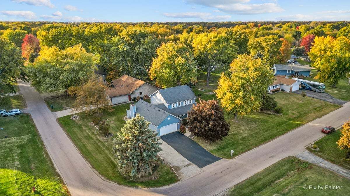 1045 Linda Lane, Lake Holiday, IL 60548