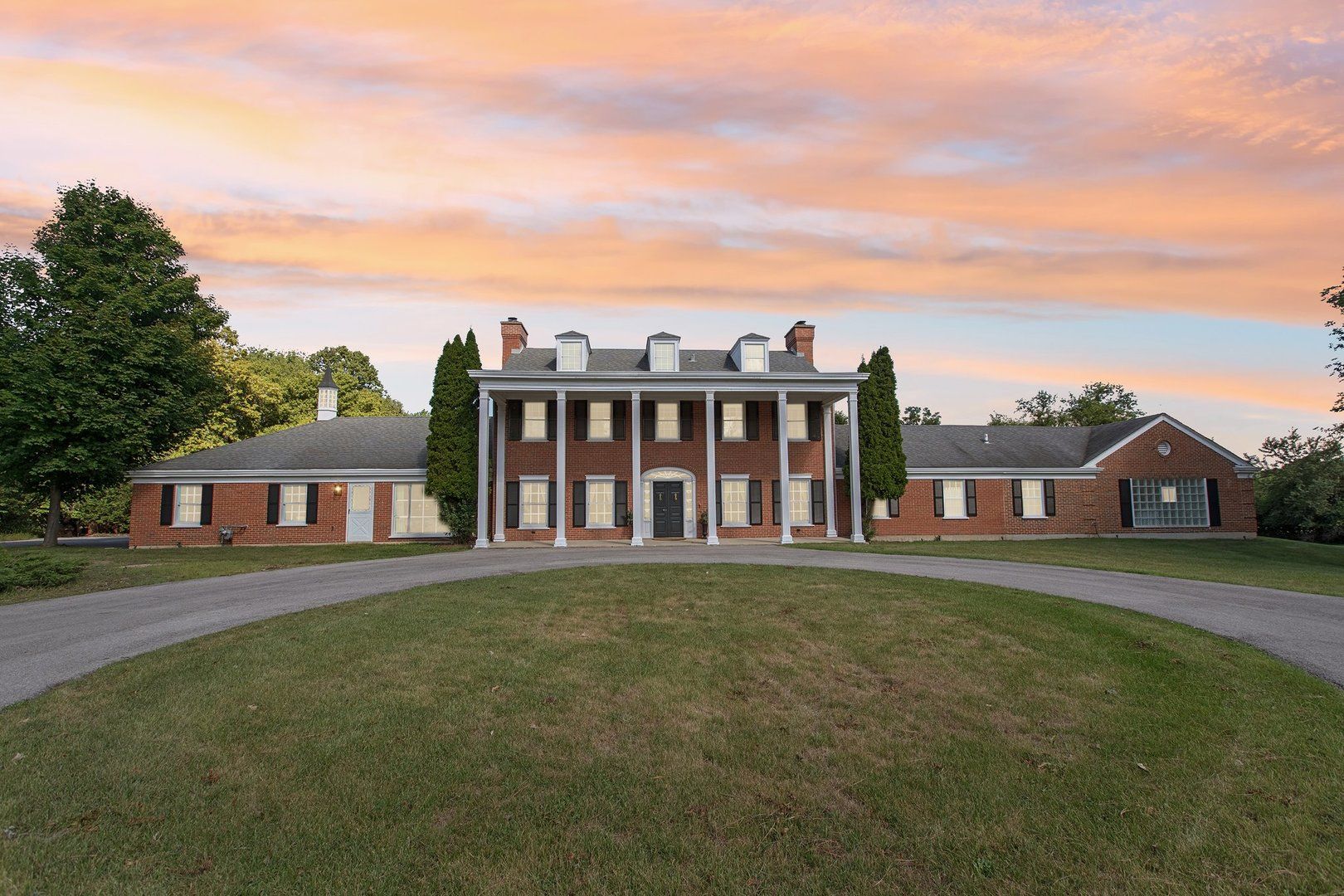 60 Ridge Road — Barrington Hills, IL 60010