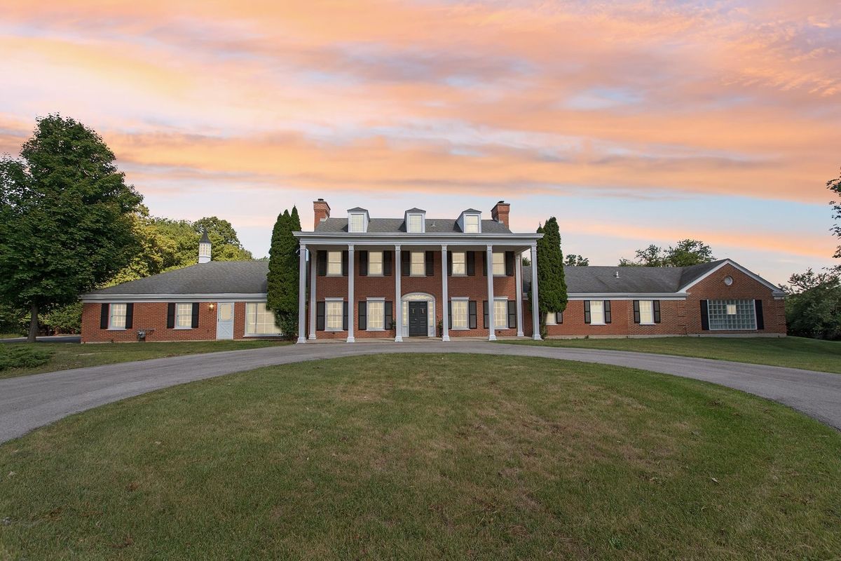 60 Ridge Road, Barrington Hills, IL 60010