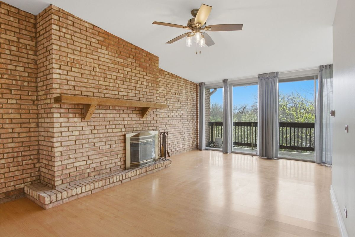 5500 Hillcrest Lane, Lisle, IL 60532