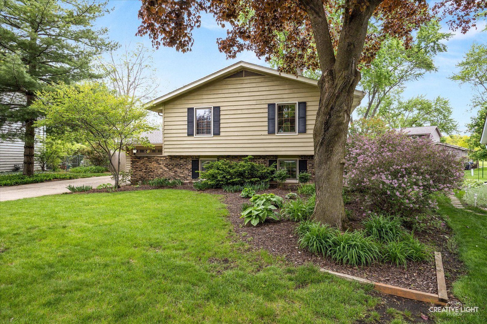 712 Westfield Drive — St. Charles, IL 60174
