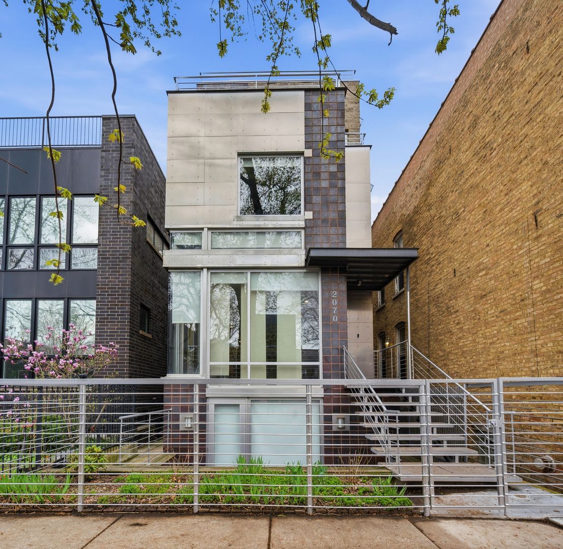 2070 N Oakley Avenue — Chicago, IL 60647
