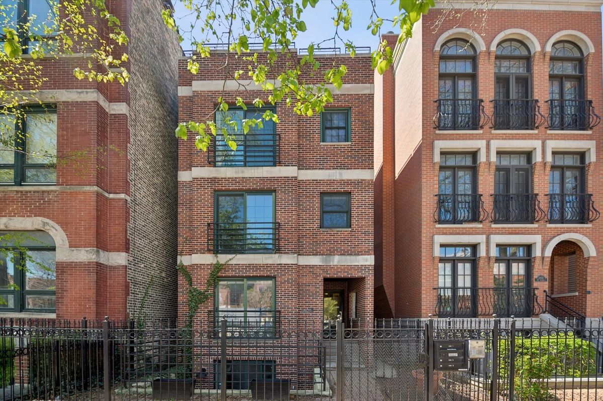2648 Seminary Avenue, Chicago, IL 60614