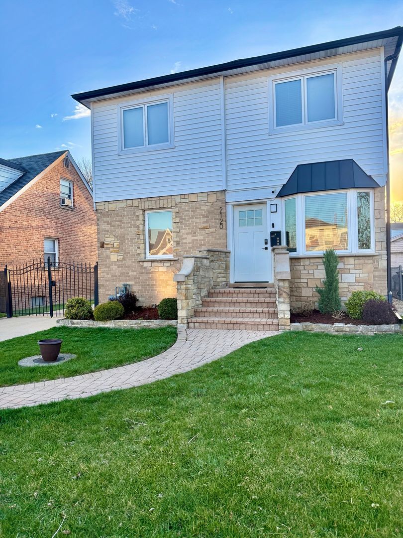 2120 N 76th Court — Elmwood Park, IL 60707