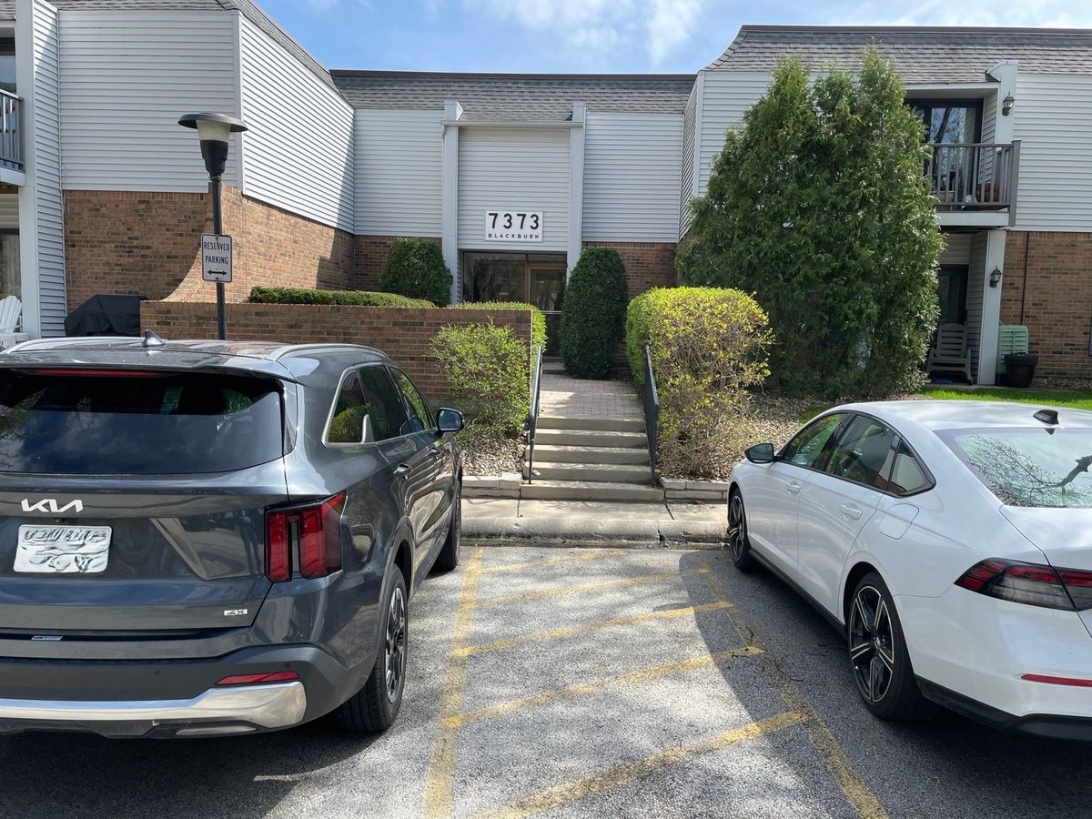 7373 Blackburn Avenue, Downers Grove, IL 60516