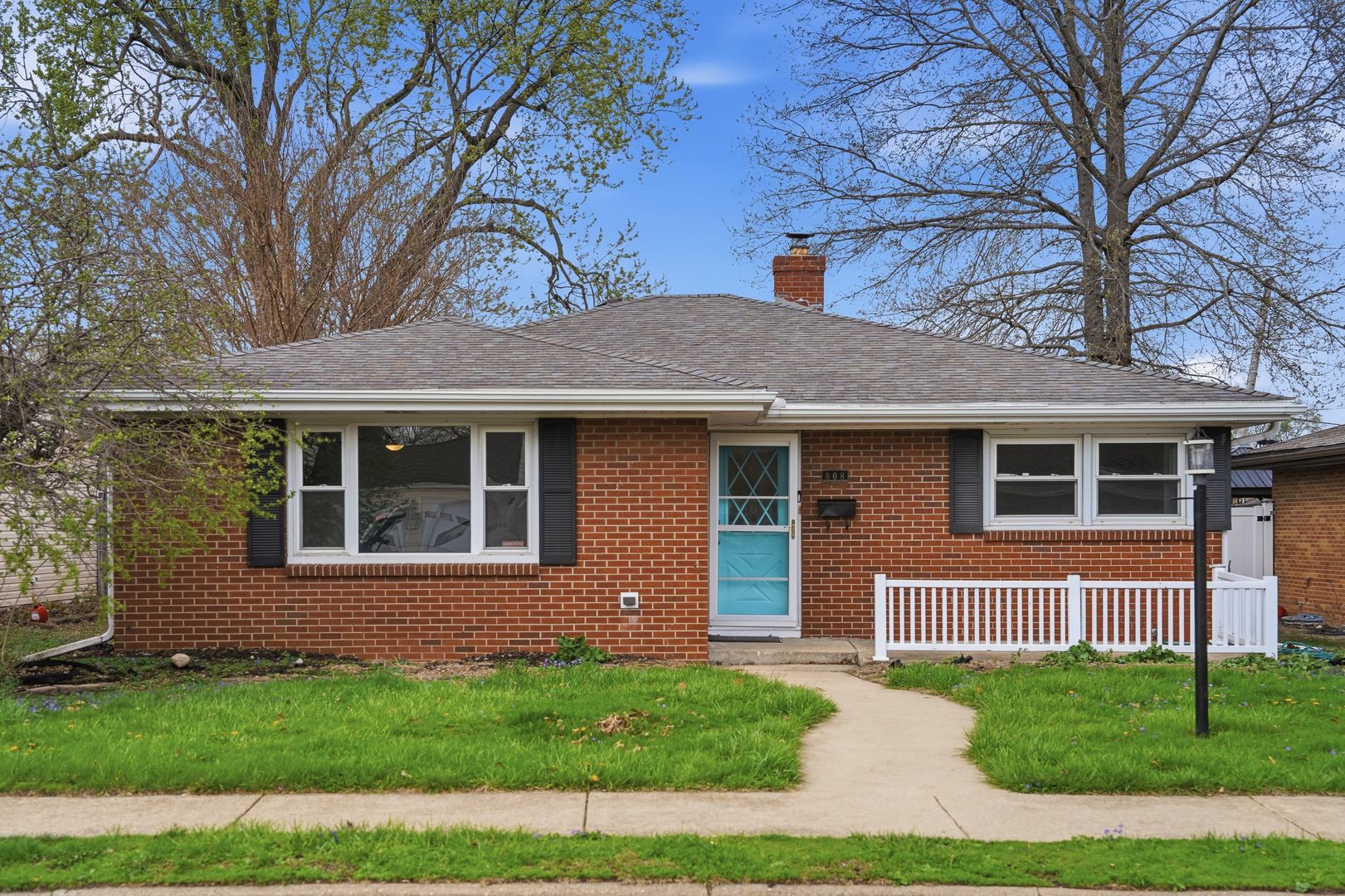 808 W 15th Street — Sterling, IL 61081