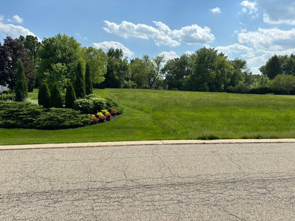 8 Pheasant Run — Hawthorn Woods, IL 60047