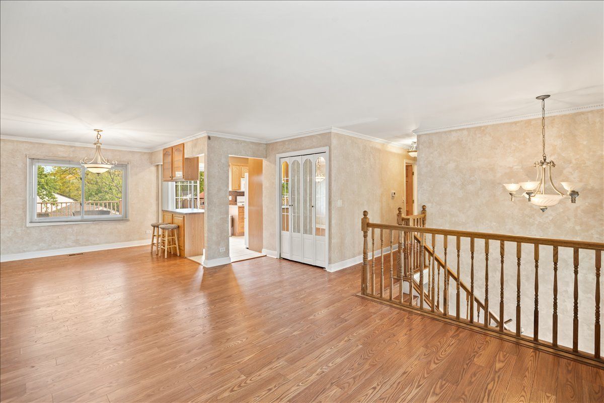1151 W Bryn Mawr Avenue, Roselle, IL 60172