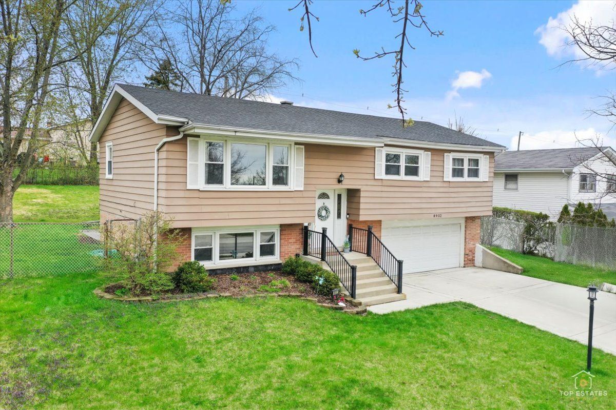 8932 S 85th Court — Hickory Hills, IL 60457