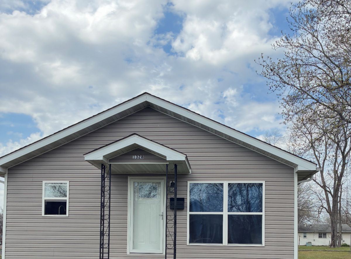1328 Dean Street, Centralia, IL 62801