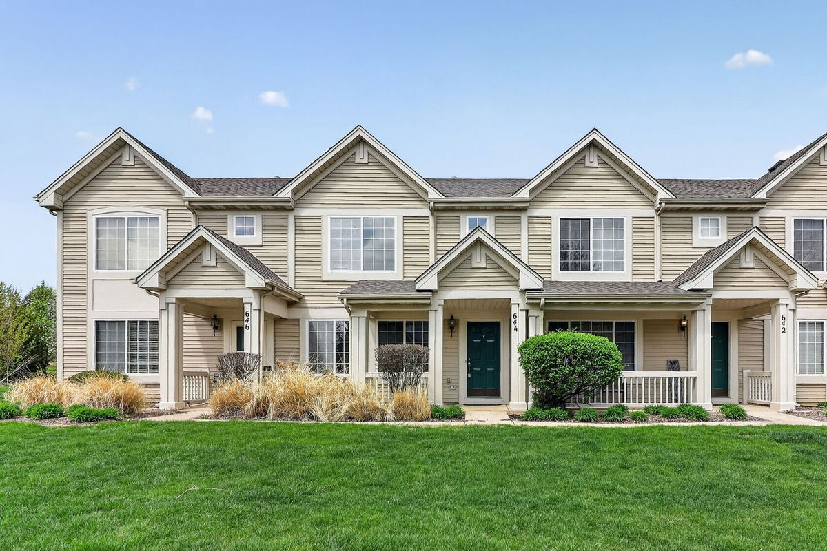 644 Lincoln Station Drive, Oswego, IL 60543
