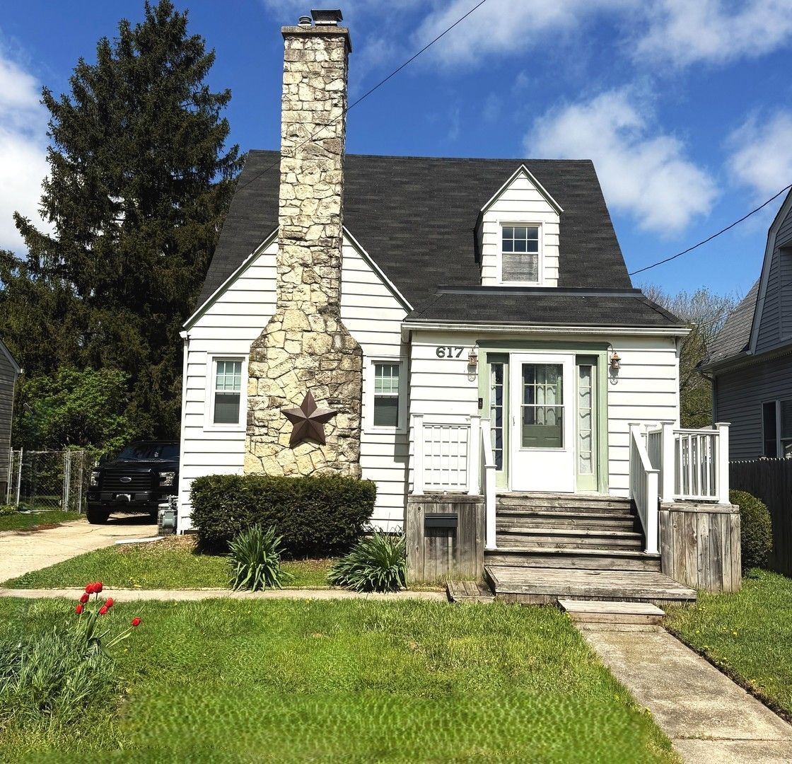 617 Dekalb Avenue, Sycamore, IL 60178