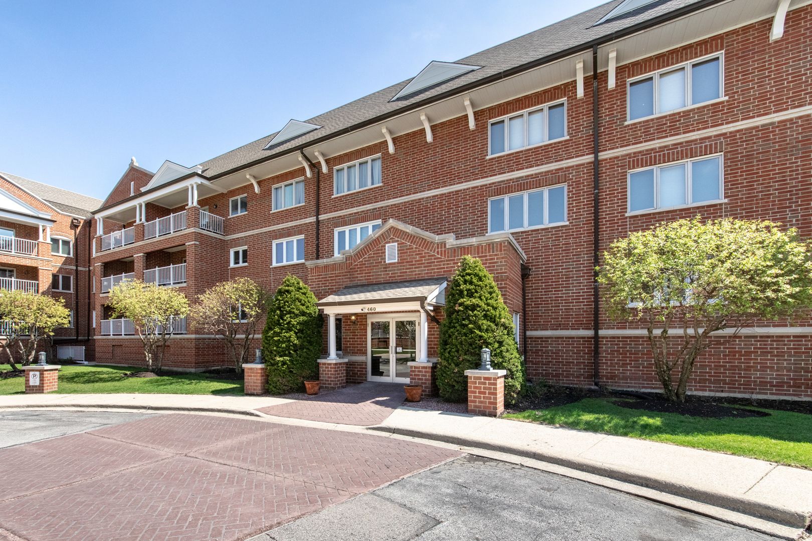 460 S Northwest Highway #307 — Park Ridge, IL 60068